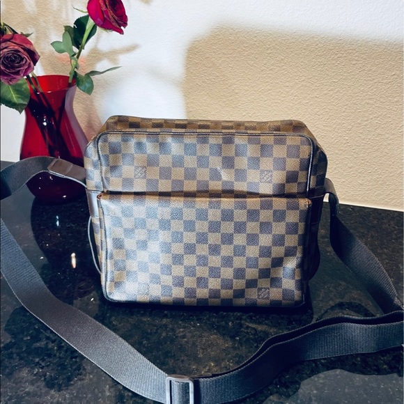 Louis Vuitton Naviglio Crossbody bag - Picture 3 of 12